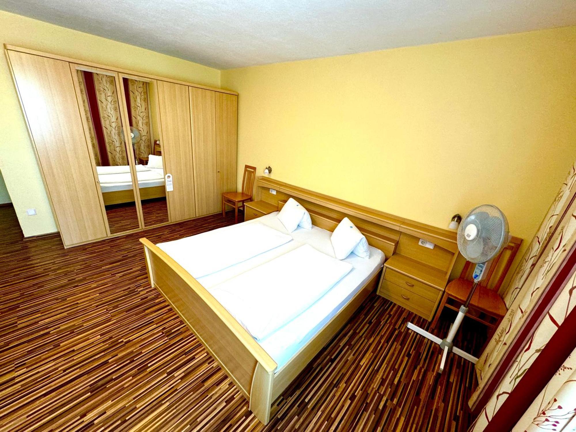 Pension Seeblick Mörbisch am See Chambre photo